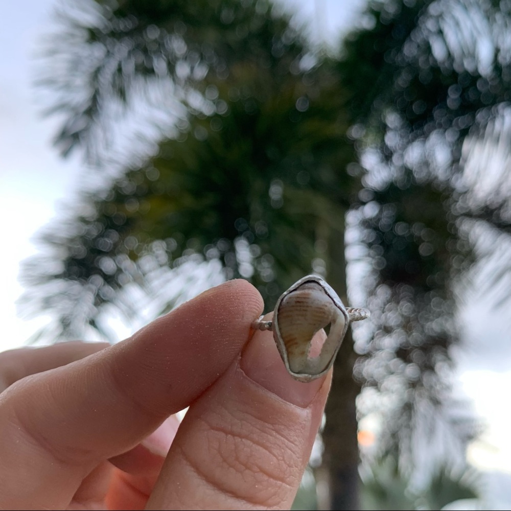 *SOLD* Puka dove shell Sea sterling & fine silver soldered adjustable β¦ - Picture 4 of 8